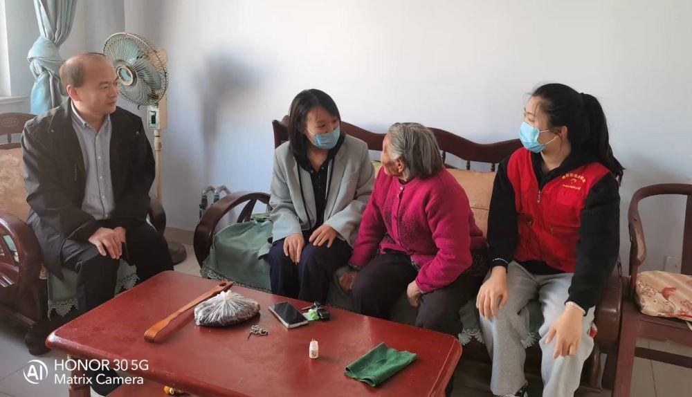 不忘老黨員，牢記新使命